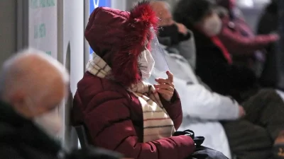 Από 17/1 τα πρόστιμα στους ανεμβολίαστους άνω των 60 ετών - Ποιοι εξαιρούνται και πως θα επιβάλλονται