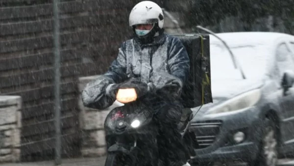 Κακοκαιρία "Ελπίς": Χωρίς κούριερ και delivery σήμερα 27/1