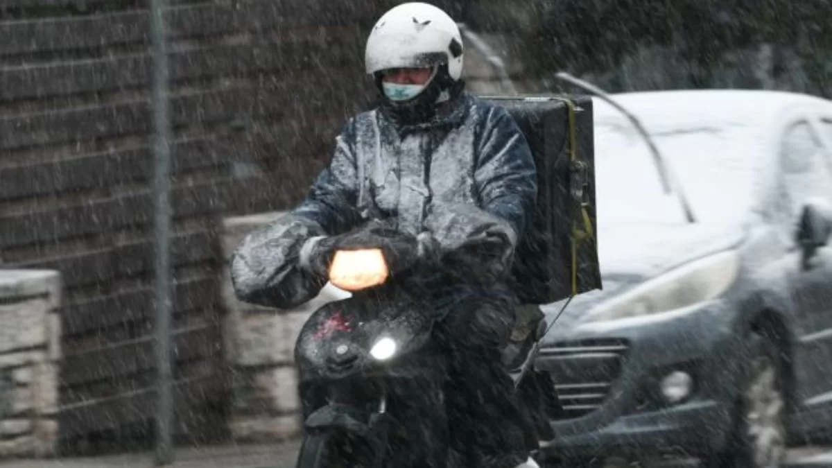 Κακοκαιρία "Ελπίς": Χωρίς κούριερ και delivery σήμερα 27/1