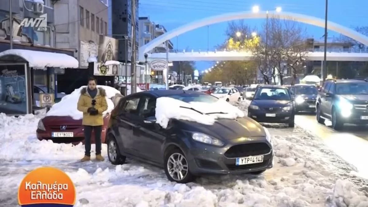 Καλημέρα Ελλάδα: Επική στιγμή on air - Ο δημοσιογράφος "έφαγε" τούμπα στα χιόνια αλλά συνέχιζε να μιλάει