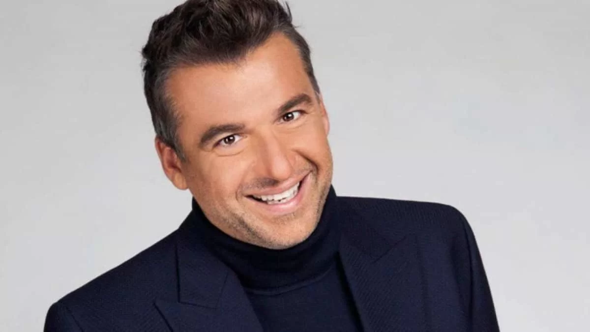 Χειμερινός κολυμβητής ο Γιώργος Λιάγκας - Το βίντεο με μαγιό από την Βουλιαγμένη