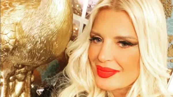 Μαρίνα Πατούλη: Άλλαξε χρονιά με στενό φόρεμα γεμάτο παγιέτες - Δεκάδες αντιδράσεις με την εμφάνιση της