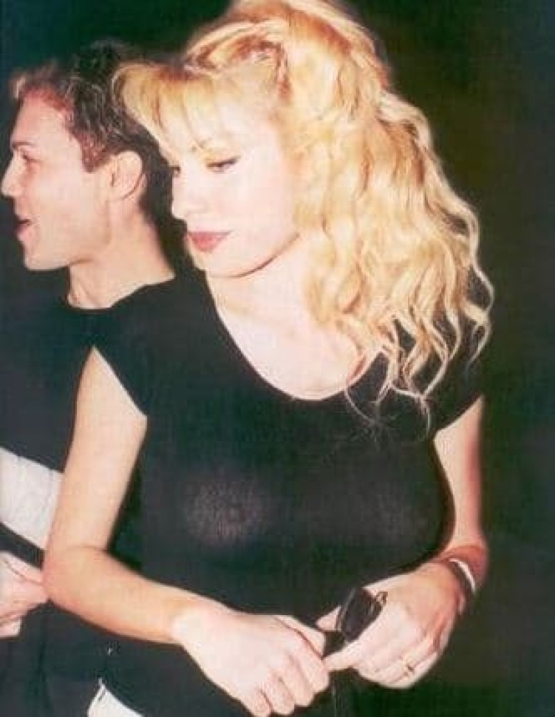 Ελένη Μενεγάκη χωρις εσώρουχα