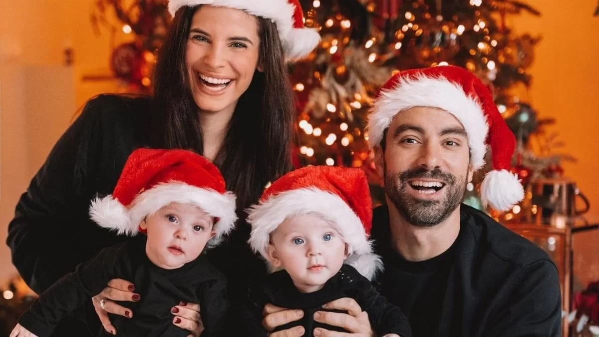 Μπόμπα - Τανιμανίδης: Αποκάλυψαν ποιος κέρδισε το φλουρί  στην οικογένειά τους - Οι φωτογραφίες από το σπίτι τους