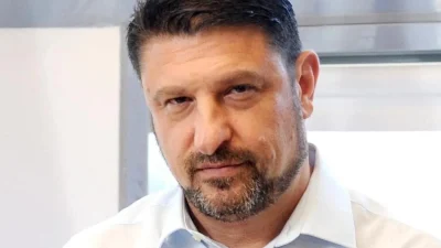 Νίκος Χαρδαλιάς: Η μικρή του κόρη έκανε  το εμβόλιο κατά του κορωνοϊού - Η ανάρτηση στα social