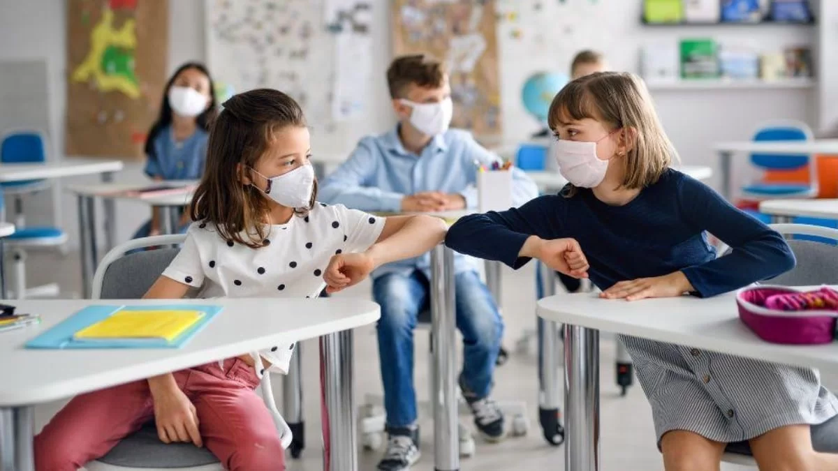 Κορωνοϊός: Βρέθηκαν 14.000 κρούσματα από τα self test σε μαθητές και καθηγητές σε σχόλεια