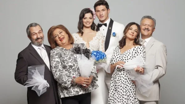 Συμπέθεροι από τα Τίρανα: Η ξαφνική αποχώρηση του Άλφρεντ για την Αθήνα θα φέρει τα πάνω κάτω