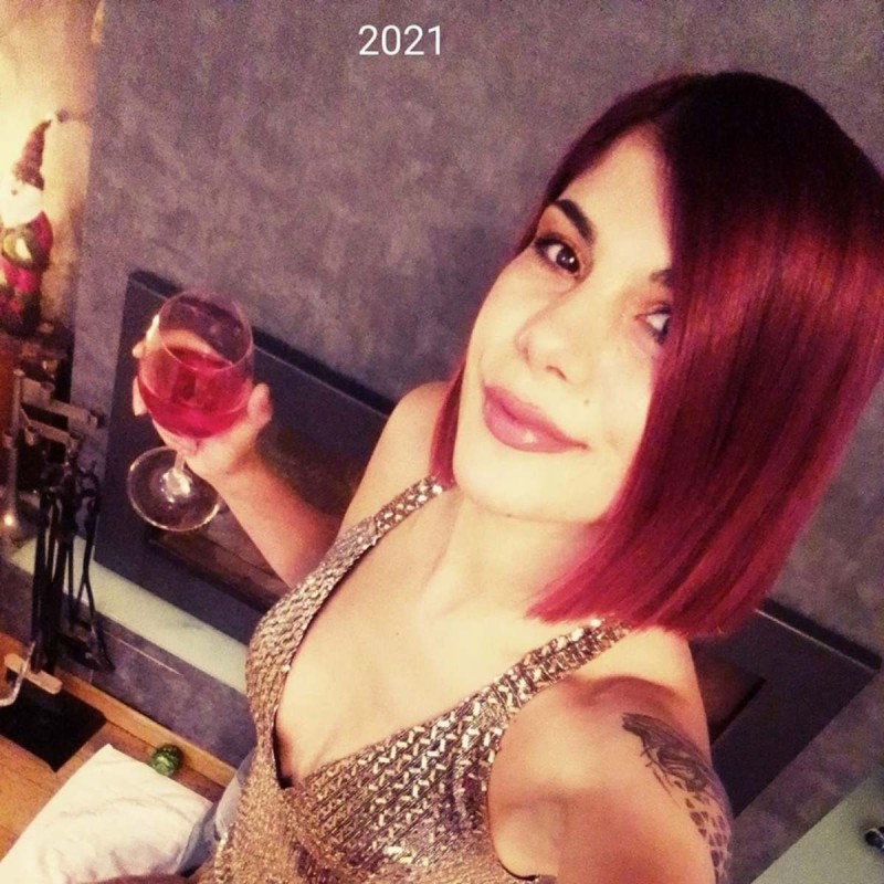 Survivor 5 η 32χρονη σύντροφος του Βαλάντη φωτογραφίες