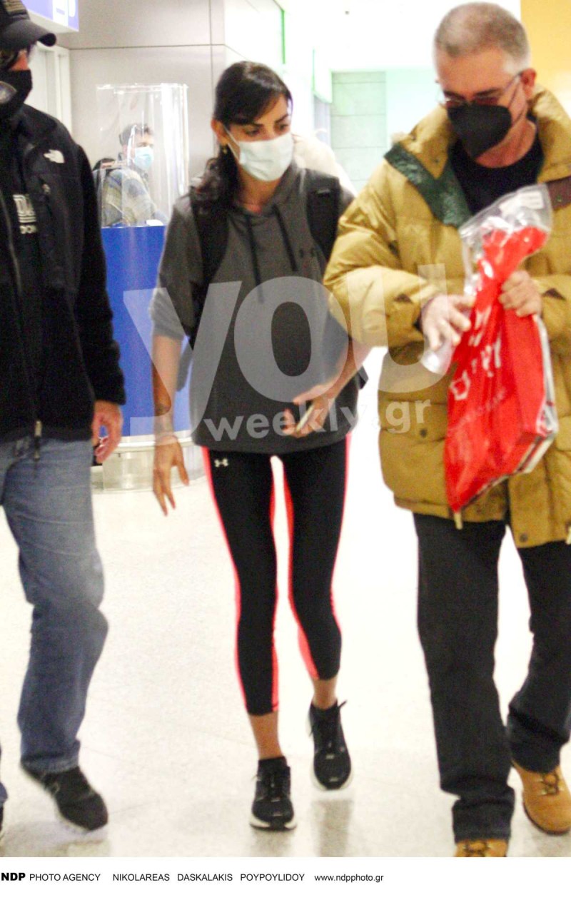 Ελισάβετ Σπανού - Στο αεροδρόμιο