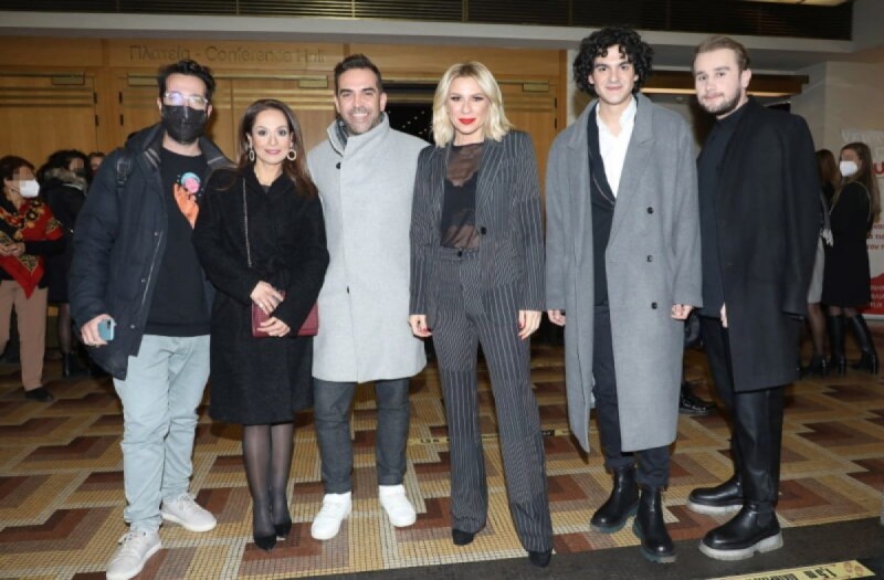 Η εκπομπή Τι λες τώρα στο θέατρο Παλλάς.