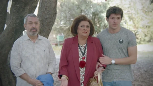 Συμπέθεροι από τα Τίρανα: Ο Μπουκουράν επιστρέφει μετά από δυο χρόνια στη ζωή της Πένης