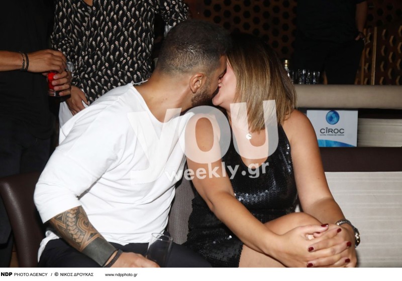 Τριαντάφυλλος γυναίκα