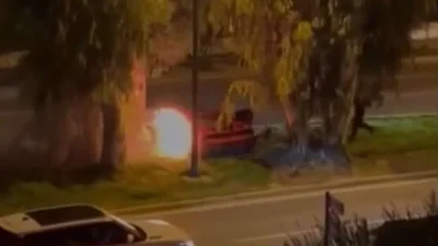 Βούλα: Η στιγμή του απεγκλωβισμού της συζύγου του Τζώρτζη Μονογυιού από την φλεγόμενη Ferrari