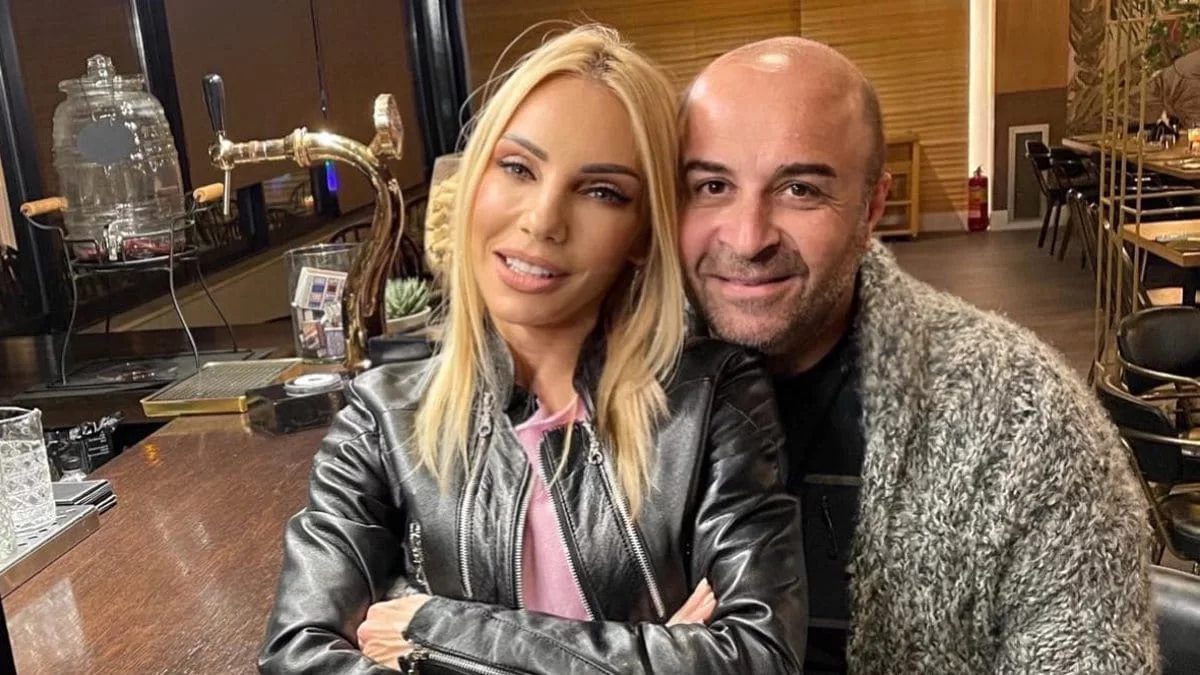 Μοντέρνο και cozy - Το «παλατάκι» της Έλενας Τσαβαλιά και του Μάρκου Σεφερλή