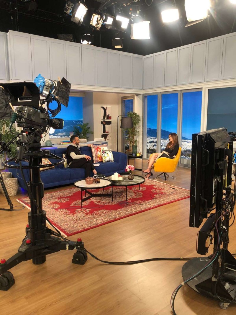 H Σταματίνα Τσιμτσιλή και ο Κωνσταντίνος Καμέας στην εκπομπή Status.