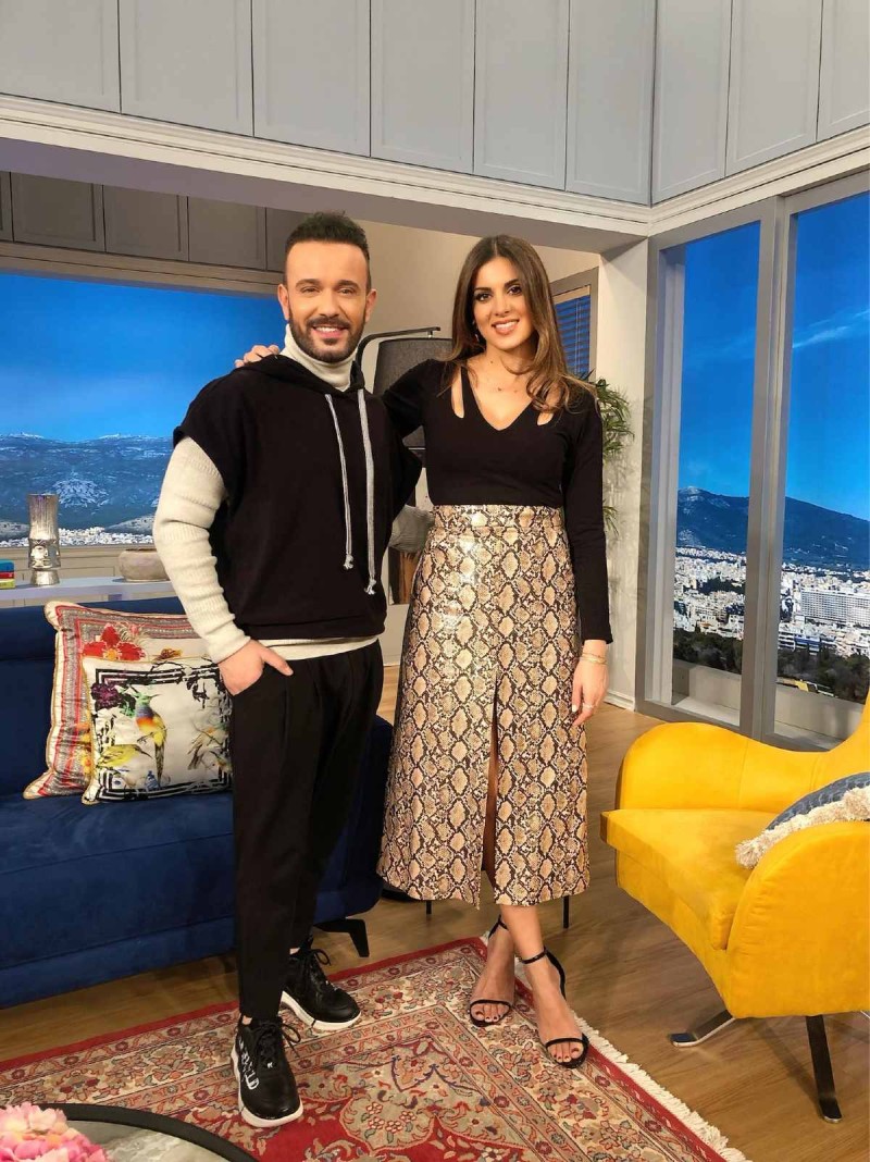 H Σταματίνα Τσιμτσιλή και ο Κωνσταντίνος Καμέας στην εκπομπή Status.