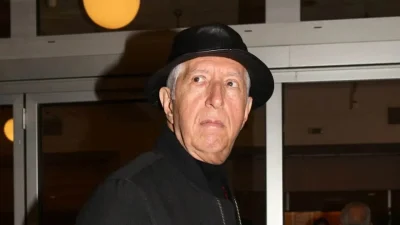 «Είμαι ένας τιποτένιος καθημερινός άνθρωπος» - Ειρωνικός στο Open Weekend ο Κωνσταντίνος Τζούμας