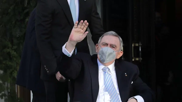 Εξιτήριο για τον τέως βασιλιάα Κωνσταντίνο μετά την περιπέτεια με τον κορωνοϊό