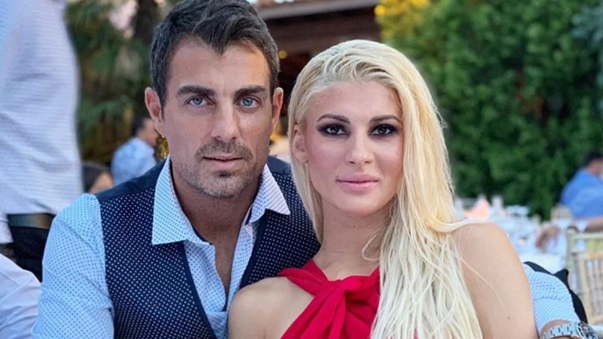 Πηλιάκη - Χανταμπάκης: Ο τεράστιος χιονάνθρωπος που έφτιαξαν με τα παιδιά τους - Φωτογραφία