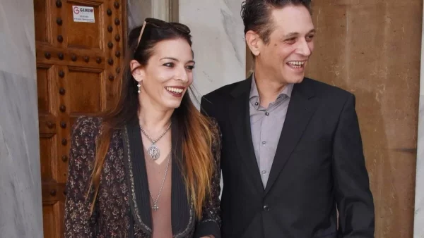 Η έκπληξη που έκανε on air ο Αιμίλιος Χειλάκης άφησε άφωνη την σύζυγό του, Αθηνά Μαξίμου