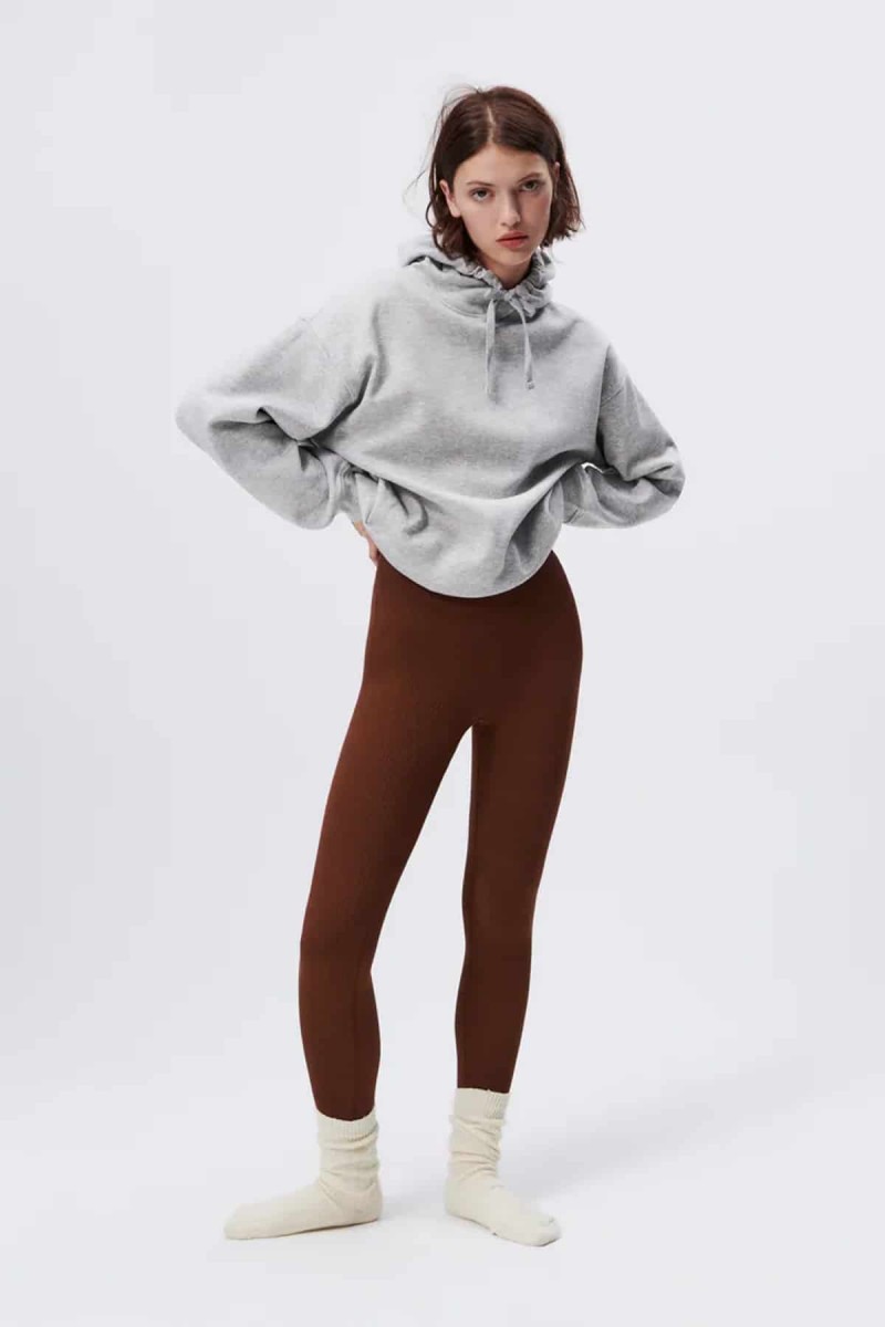 Φούτερ στα Zara με 5,99 ευρώ