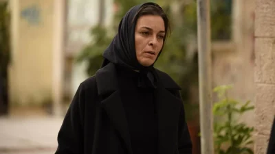 Σασμός: Η Μαρίνα ξαπλώνει στο σημείο που ξεψύχησε ο Πετρής - Ανατριχιαστική σκηνή