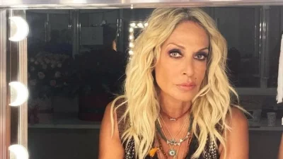 Με πισίνα, γήπεδο τέννις και μεγάλο μποστάνι - Ολόκληρη έπαυλη το σπίτι της Άννας Βίσση στην Εκάλη