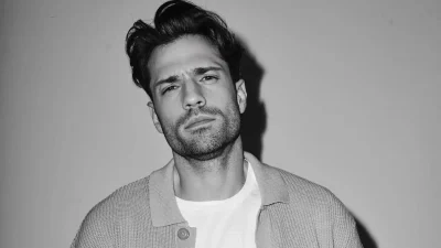 Στο πρόσωπο μοιάζουν ελάχιστα όμως είναι εξίσου γοητευτικός - Φωτογραφία του πατέρα του Κωνσταντίνου Αργυρού