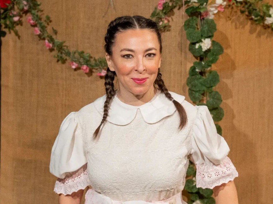 Η Αλίκη Κατσαβού σε θεατρική παράσταση