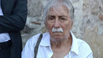 «Η διαθήκη είναι πλαστή, δεν είναι τα γράμματά του» - Ξέσπασε ο γιος του Ανέστη Βλάχου