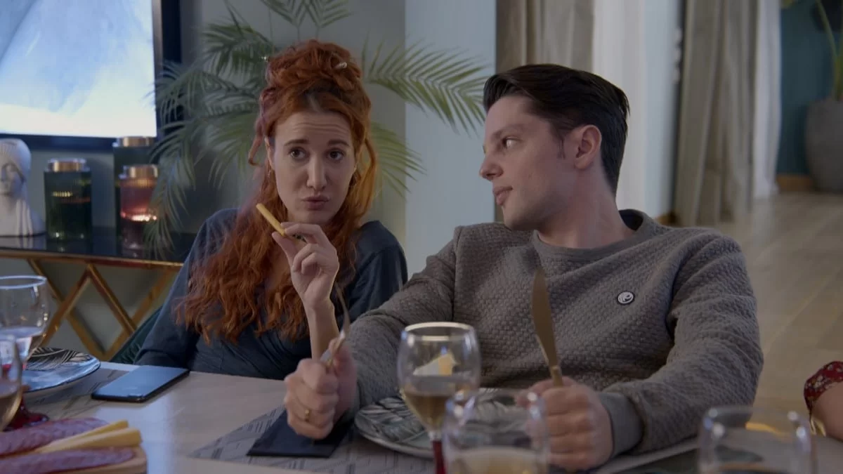 Άσε μας ρε Μαμά: Η Νάντια προσπαθεί να ξεμπροστιάσει τον Μάθιου