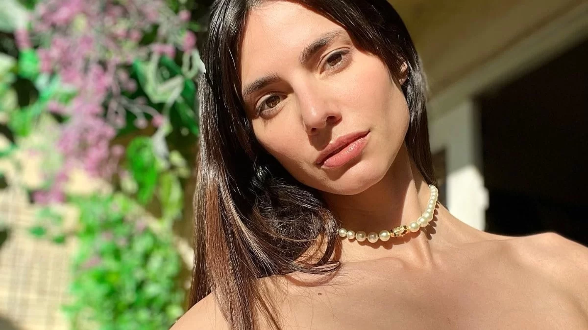 Κούκλα και με προδιαγραφές μοντέλου η αδερφή της Ηλιάνας Παπαγεωργίου