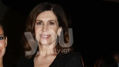 Στο θέατρο η Κατερίνα Διδασκάλου με την κόρη της -  Απίστευτα όμορφες και ίδιες