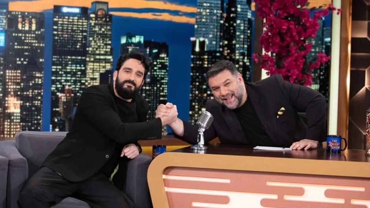The 2night show: Ο Διονύσης Ατζαράκης ο αποψινός 7/2 καλεσμένος του Γρηγόρη Αρναούτογλου