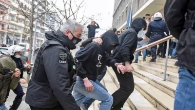 Δολοφονία 19χρονου Θεσσαλονίκη: Ποιος είναι ο 25χρονος «Αθηναίος» που παραδόθηκε