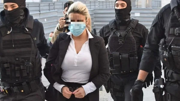 Επίθεση με βιτριόλι: «Δέχθηκε κάποιες επιθέσεις...» - Η καθημερινότητα της Έφης στη φυλακή