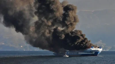 Φωτιά Euroferry Olympia: Ολονύχτιος αγώνας με τους αγνοούμενους