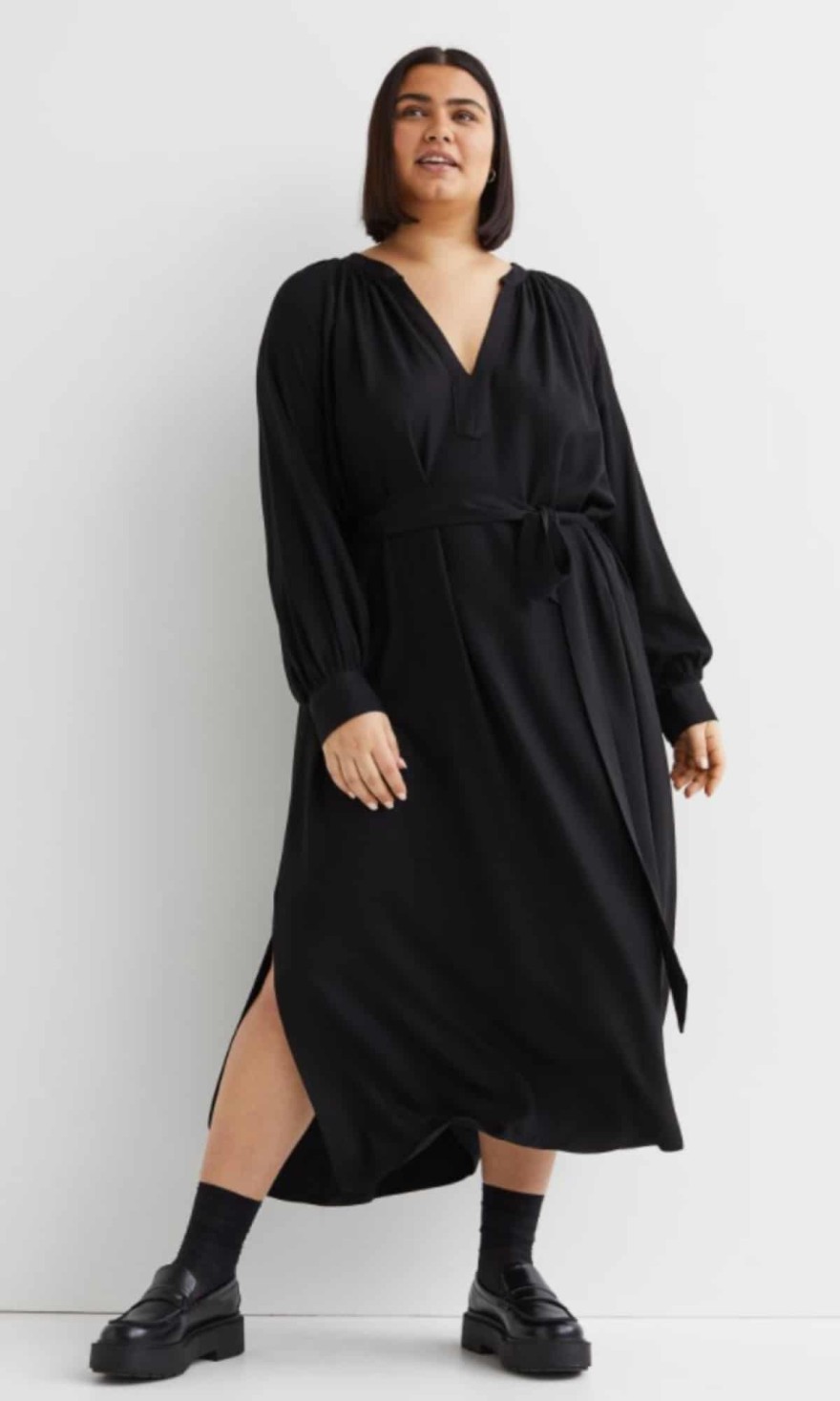 Το φόρεμα από τα Η&Μ που θα αναδείξεις τέλεια τις καμπύλες σου 