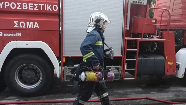 Πειραιάς: Νεκρός εντοπίστηκε ένας άνδρας μετά από φωτιά σε κατάστημα