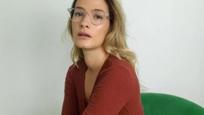 "Έριξε" το instagram η Ισμήνη Παπαβλασοπούλου - Πόζαρε topless στο Μαλιμπού