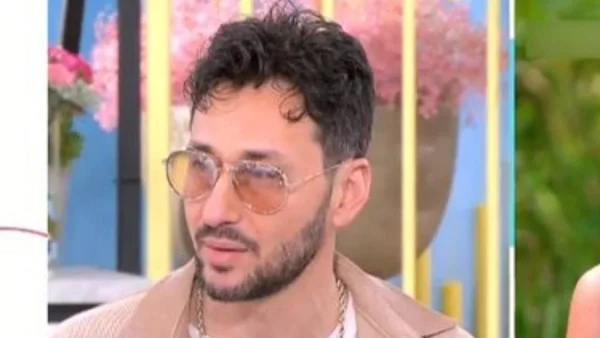 Πάνος Καλίδης: Έκανε αισθητική επέμβαση και το αποκάλυψε στον αέρα του Super Κατερίνα