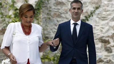 Συγκινεί ο Κώστας Μπακογιάννης με την ανάρτηση του για τον καρκίνο - «Μαμά, το ξέρουμε...»