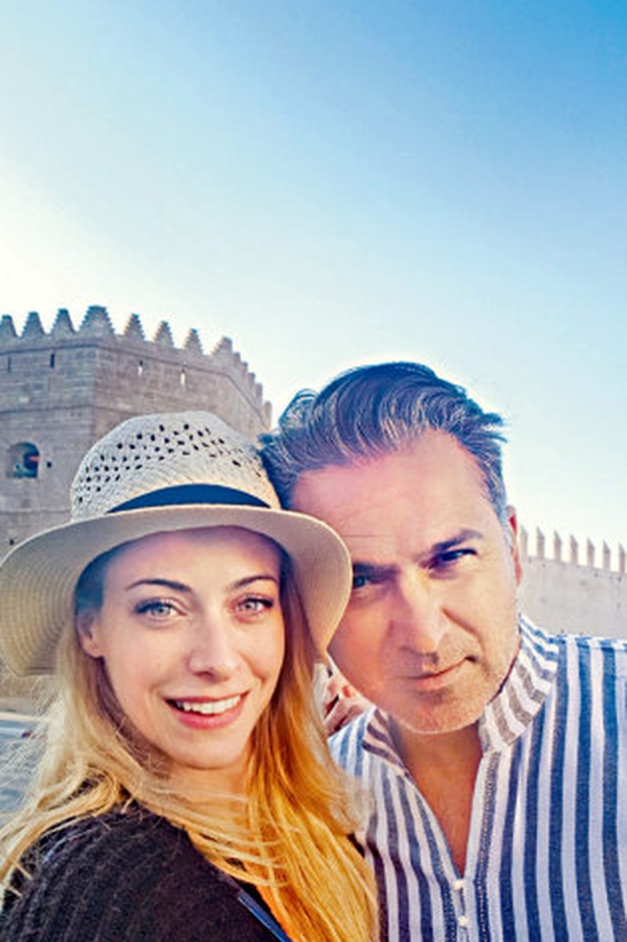 Μανωλάκου σχέση