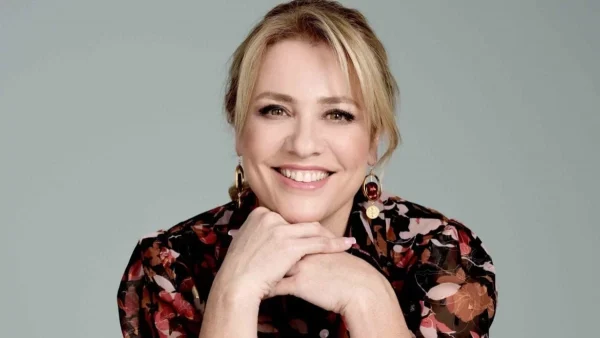 Η Μαριάννα Τουμασάτου αποκαλύπτει: «Θυμάμαι στη Βέρα στο Δεξί με τον Αλέξανδρο Σταύρου..»