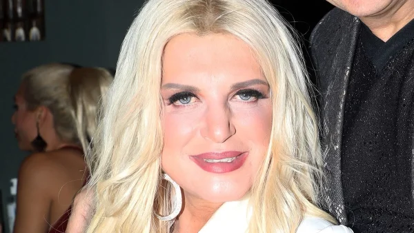 Την ανέβασε πριν από λίγα λεπτά και έκανε χαμό - Η φωτογραφία της Μαρίνας Πατούλη με μαύρο μίνι φόρεμα