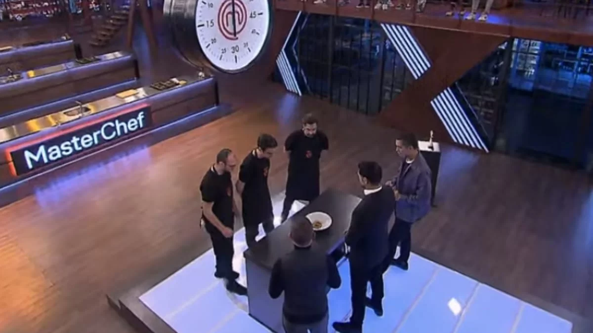 MasterChef 6: ''Σκάλωσε'' ο Κουτσόπουλος με το αντικείμενο που εμφάνισε παίκτης - «Τι είναι αυτό...»