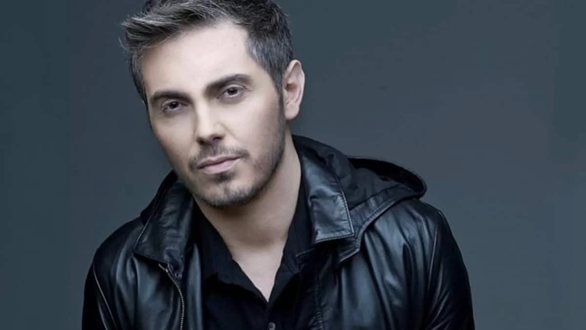 Πασίγνωστος Έλληνας τραγουδιστής αποκαλύπτει - "Με σύγκριναν με τον Μιχάλη Χατζηγιάννη"