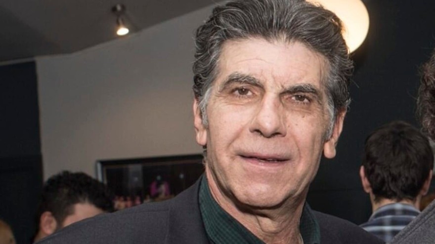 Γιάννης Μπέζος