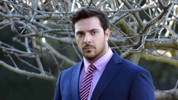 Θλίψη στην κηδεία του Πάνου Νάτση - Πλήθος κόσμου μαζεύτηκε για να πει το τελευταίο "αντίο"