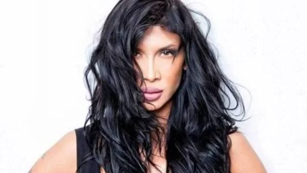 Πανέμορφο το σπίτι της Πάολα - Εντυπωσιακό με πανάκριβους πίνακες